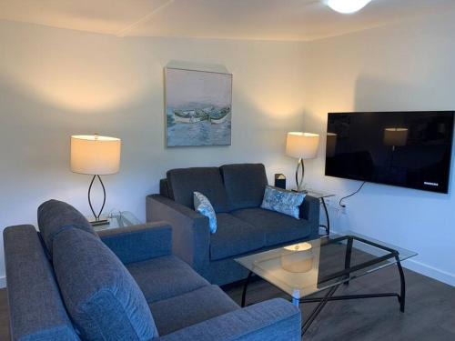 Port Alberni House | Inviting Country Mobile Home on 18-Acre Farm for Families