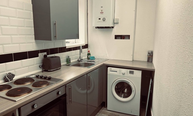 Liverpool Apartment | Cosy Countryside Retreat @ 279 County Road, 15 minutes walk from Everton Stadium