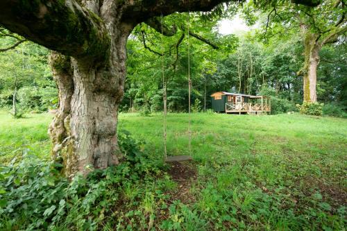 Clachan of Campsie House | Exceptional Shepherd's Rest Retreat with Hot Tub Amenities
