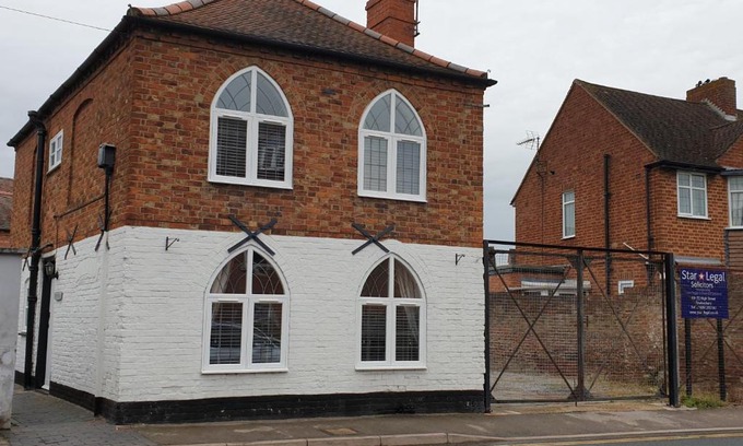 Tewkesbury House | Inviting 2-Bed Cottage in Tewkesbury with Child-Friendly Amenities