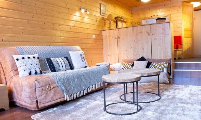 Isola Apartment | Family-Friendly Retreat Steps from the Snowy Slopes