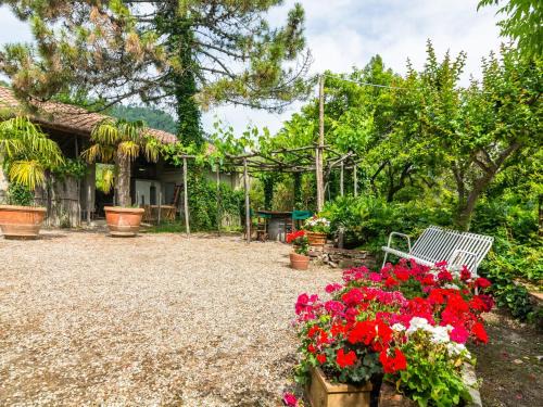 Bacchereto House | Charming Bacchereto Farmhouse with Pool for Family Getaways