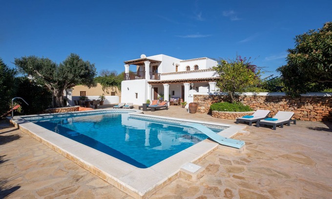 Sant Carles de Peralta Villa | Inviting Finca with Pool and Sports Facilities - Can Gat Ibiza
