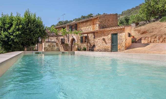Selva Villa | Inviting Finca with Pool, Garden & Wi-Fi - Rated 9.4/10