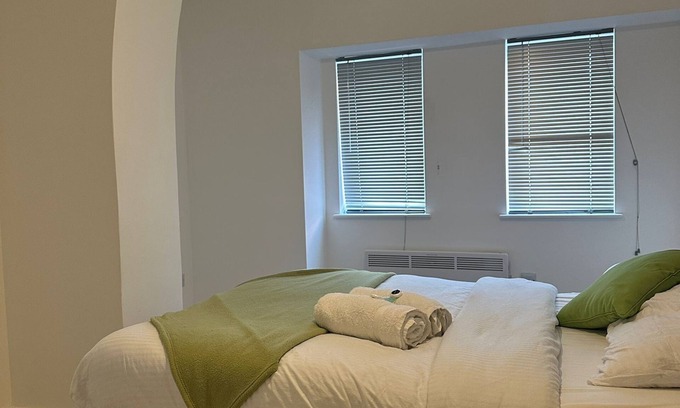 Coventry Apartment | Cosy flat near city centre