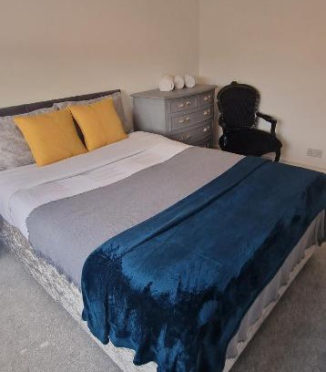 Doncaster Apartment | Inviting Newly Refurbished House with Child-Friendly Amenities