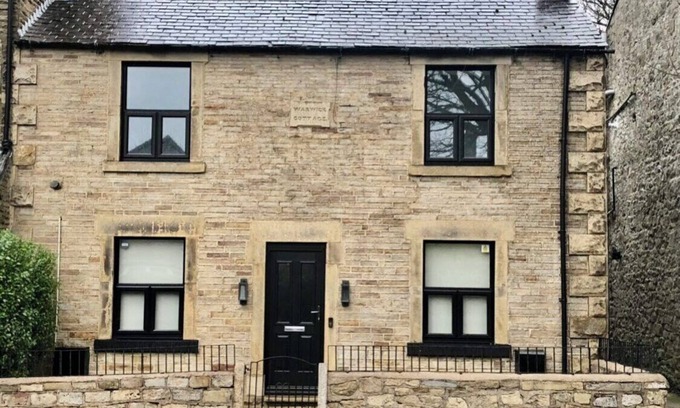 Buxton Apartment | Inviting Holiday Home with Spa in Central Buxton