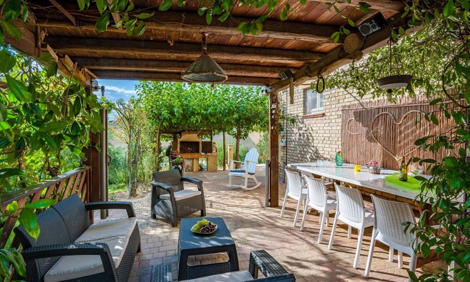 Arcevia House | Inviting Holiday Home with Pool and Spa for Your Escape