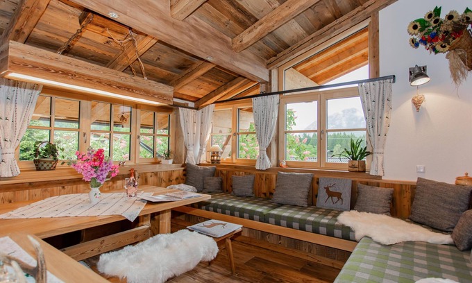 Lofer Apartment | Inviting Holiday Home Close to Ski Lift with Great Amenities