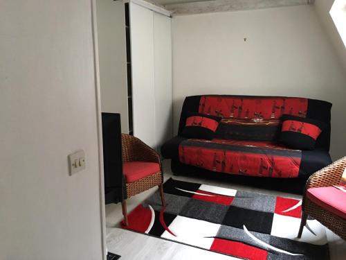Arsenal Apartment | Inviting Holidays Room with Breakfast Included