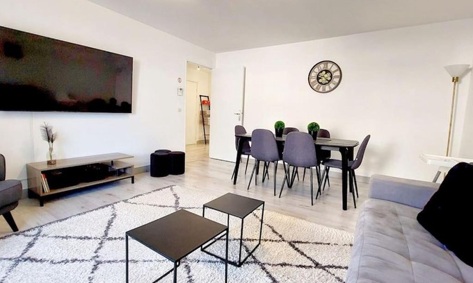 Cergy Apartment | Comfortable Home 2: Family-Friendly Stay Near Paris