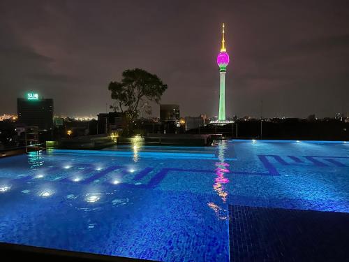Colombo 02 Apartment | Inviting Escape at Capitol Twinpeaks in Colombo