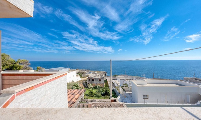 Marina di Andrano Apartment | Beachside Retreat: Casa Vacanza Marina with Ocean Views