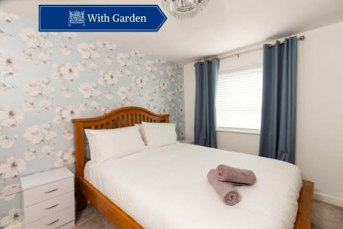 Cottingham Apartment | Inviting Home with Garden in Picturesque Village - 10/10 Rated