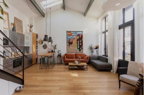 Cœur de Ville Apartment | Inviting Loft Retreat in Courbevoie - Pet & Child Friendly