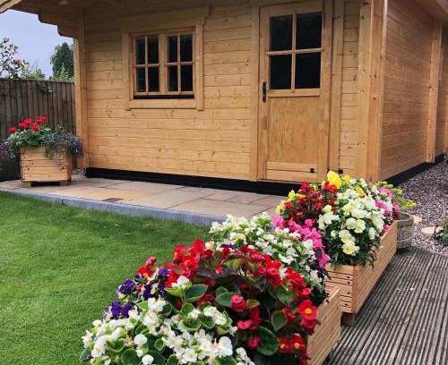 Markinch House | Cozy Log Cabin Retreat - The Dookit in Beautiful Fife