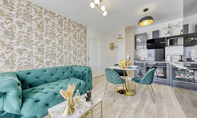 Melun Apartment | Inviting Melun: Ideal for Families and Relaxing Getaways