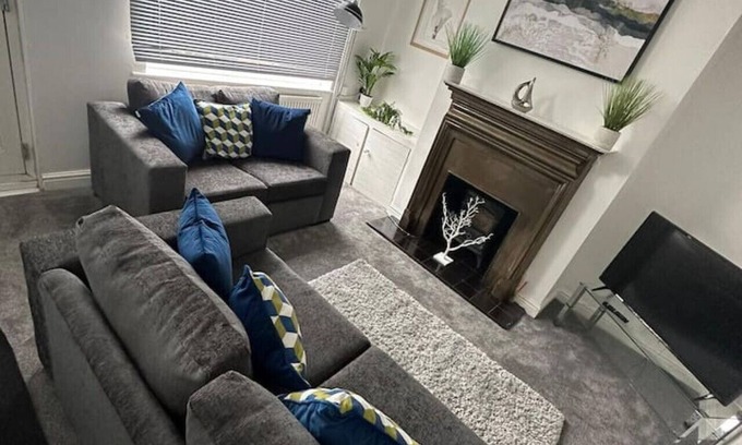 Thurnscoe House | Cozy Nest Getaways: Family-Friendly 3-Bedroom Retreat