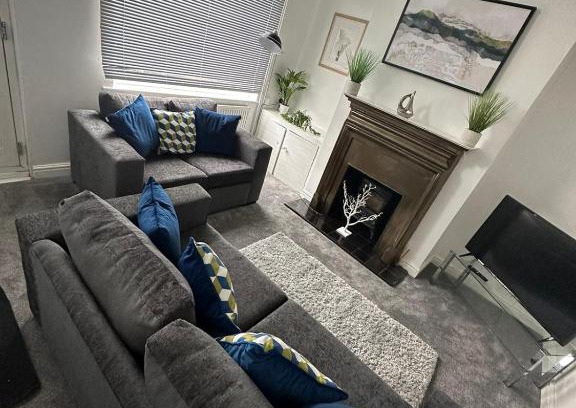 Thurnscoe House | Cozy Nest Getaways: Family-Friendly Retreat Awaits You