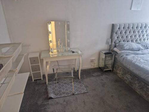 Waltham Forest Apartment | Cozy One-Bedroom Flat Perfect for Your Next Getaway