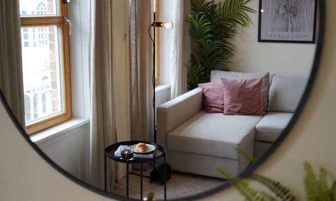 Woodstock Apartment | Charming Oxfordshire Countryside Flat with Family Amenities