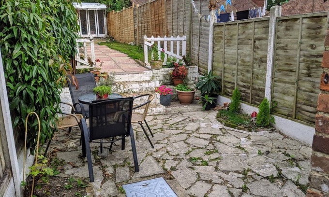 Sarre Cottage | Charming Cottage Near Beaches & Canterbury - Rated 9.8/10