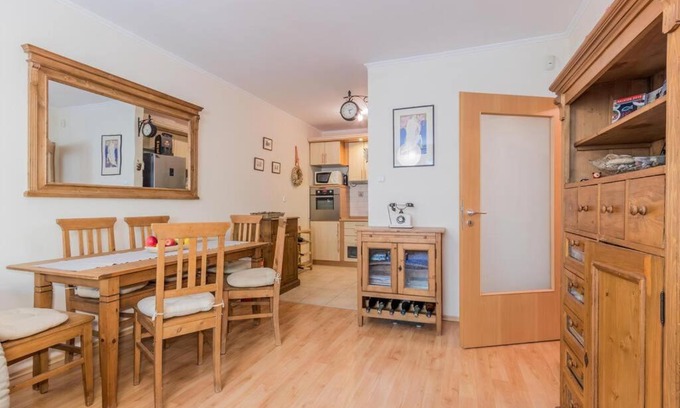Ferencvaros Apartment | Charming Pet-Friendly Flat with Balcony at Orczy Garden