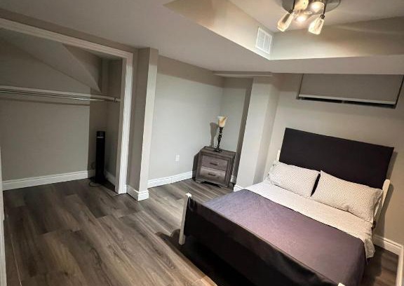 Ajax Apartment | Cozy Retreat for Families and Pets - Perfect Stay Awaits