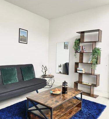 Prenton Apartment | Comfortable Prenton Getaway Near Tranmere Club & Liverpool