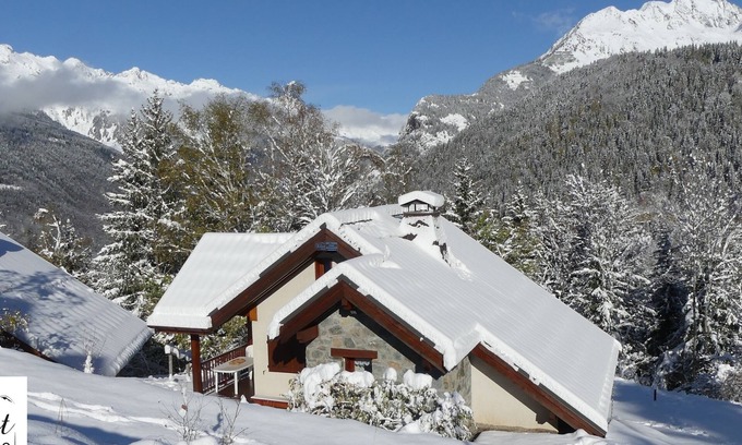 Oz Ski Chalet | Charming Private Chalet at Oz, Alpe d'Huez - Ideal for Families