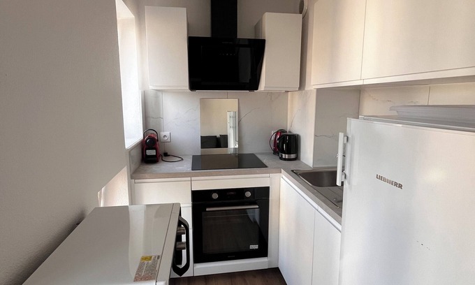 Neudorf Est Apartment | Cozy Apartment in Strasbourg Neudorf with Kitchen & Wifi