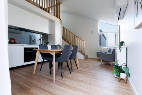 Riverside Apartment | Cosy Riverside Escape with River Views