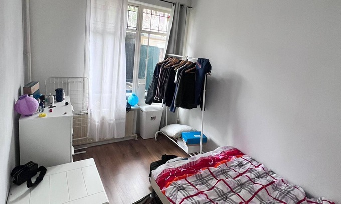 Loosduinen Bed & Breakfast | Cozy Beachside Room with Breakfast for Family Getaways