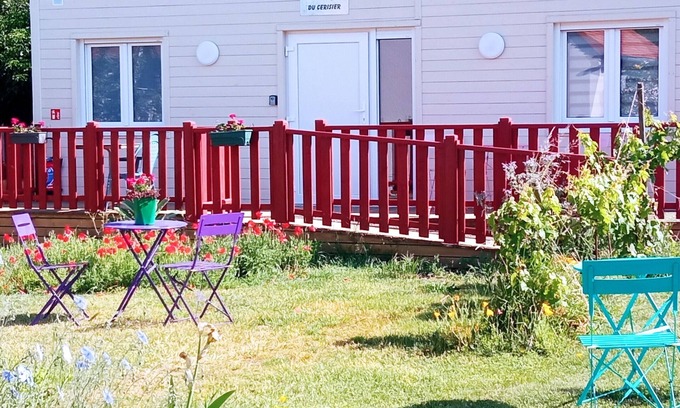 Noyers Bed & Breakfast | Cozy Guestroom Noyers: Studio Flat for a Perfect Getaway
