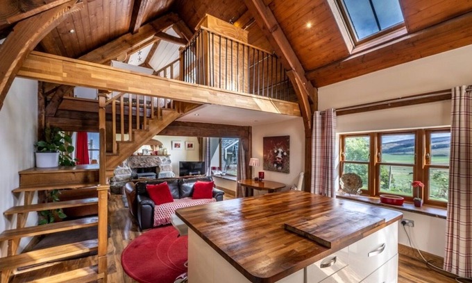 Banchory Cottage | Cosy rural retreat with fab views, unspoilt area pet friendly sleeps 3