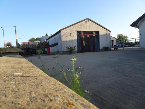Magherafelt Apartment | Cozy Rural Self-Catering Annex - Pet Friendly & Family-Ready