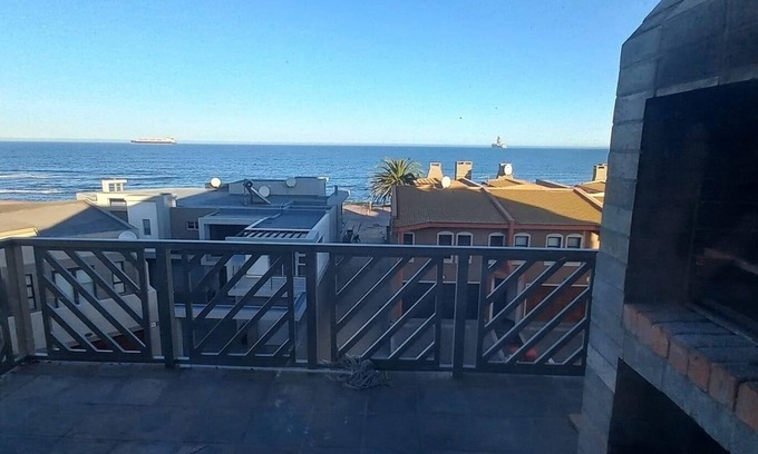 Rand Rifles Apartment | Serene Sea-View Apartment in a Safe Neighborhood
