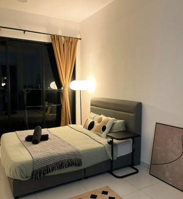 Bukit Indah Apartment | Comfortable Sky Tree Suite: 5 Min to Aeon & Legoland