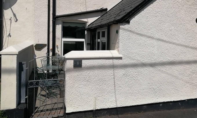Watchet Cottage | Cosy, spacious 2-Bed Cottage in Watchet, Somerset