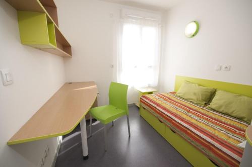 Villeneuve-Saint-Georges Apartment | Cozy Studio Near Paris - Guest Rated 10/10