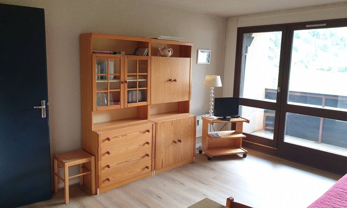 Correncon-en-Vercors Apartment | Charming Studio in Corrençon-en-Vercors with Great Amenities