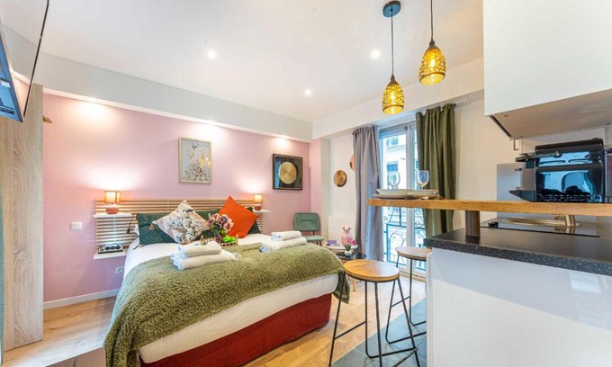 Strasbourg -Saint-Denis Apartment | Inviting Studio for Two at Beauregard - 4-Star Comfort