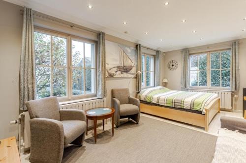 Courcelles Apartment | Cosy Studio close to Bruxelles South Charleroi Airport