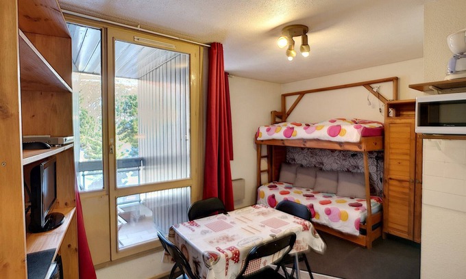 Reberty Apartment | Cozy Studio Les Menuires with Spa and Breakfast Included