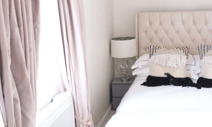 South Ockendon Apartment | Cosy Studio Getaway - Free Parking & Central Links