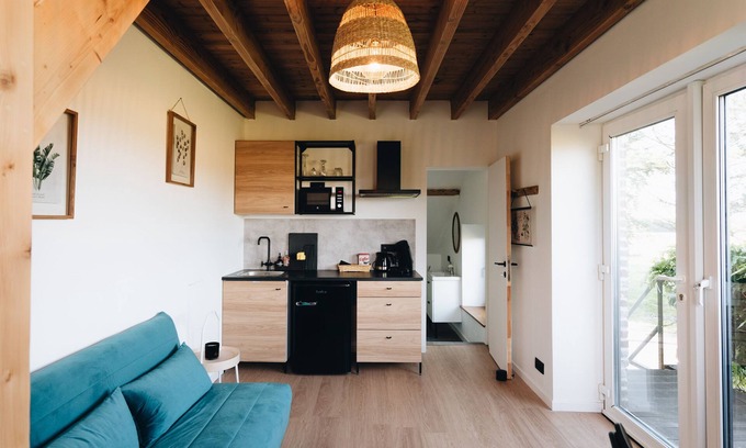 Haut-Bois Apartment | Idyllic Studio Retreat in Lush Countryside with Breakfast