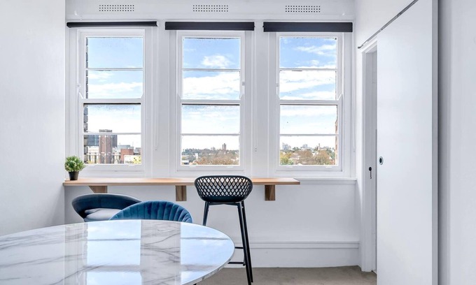 Darlinghurst Apartment | Cozy Studio with Kitchen & Breakfast in Surry Hills