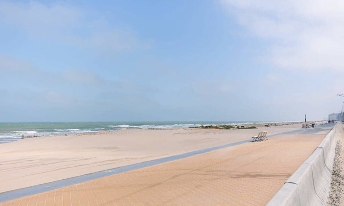 Raversijde Apartment | Cozy Studio with Ocean View Steps from the Beach