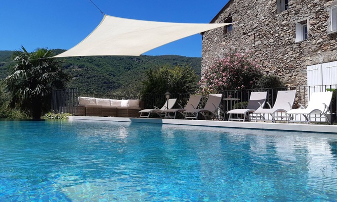 Arles-sur-Tech Apartment | Cosy studio nestled in the forest with wood-fired hot tub