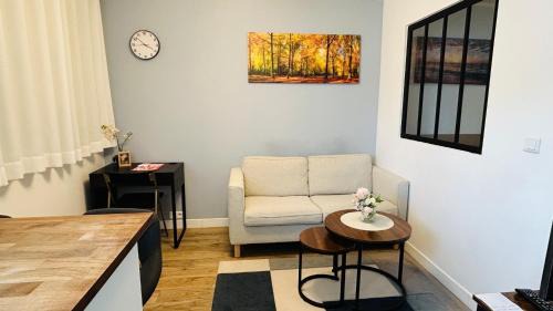 La Garenne-Colombes Apartment | Inviting Studio Near La Défense Arena - Guest Rated 9.5